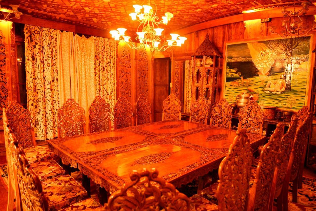 De Laila House Boat By Sterling Otel Srīnagar Dış mekan fotoğraf