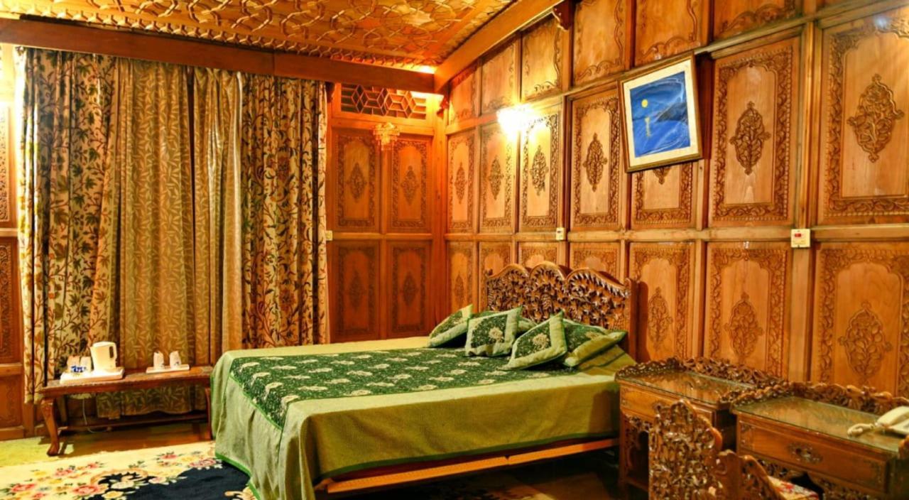 De Laila House Boat By Sterling Otel Srīnagar Dış mekan fotoğraf