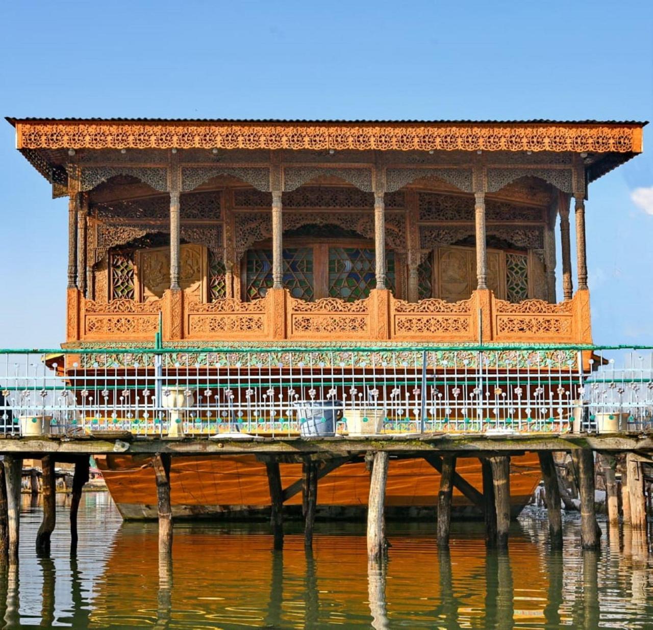 De Laila House Boat By Sterling Otel Srīnagar Dış mekan fotoğraf